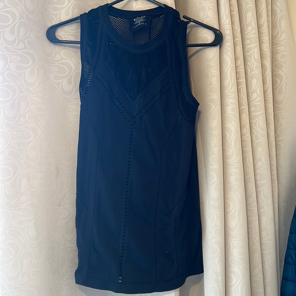 Athleta workout top. Size M.